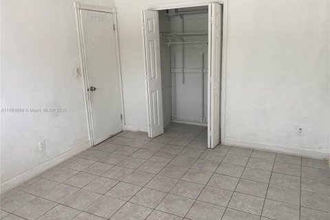 Casa en alquiler en Hollywood, Florida, 2 dormitorios, 73.49 m2 № 1939218 - foto 13