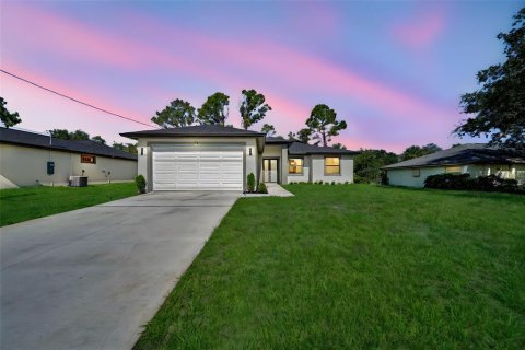 Villa ou maison à vendre à Port Charlotte, Floride: 3 chambres, 153.85 m2 № 1856503 - photo 1