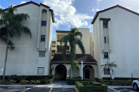 Condominio en alquiler en Miami, Florida, 2 dormitorios, 93.37 m2 № 1972390 - foto 18