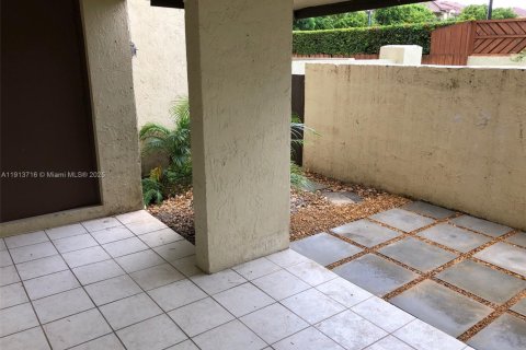 Condominio en alquiler en Miami, Florida, 2 dormitorios, 93.37 m2 № 1972390 - foto 11