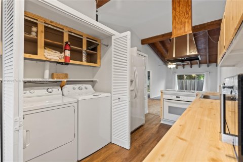 Touwnhouse à louer à Pembroke Pines, Floride: 2 chambres, 111.11 m2 № 1965542 - photo 8