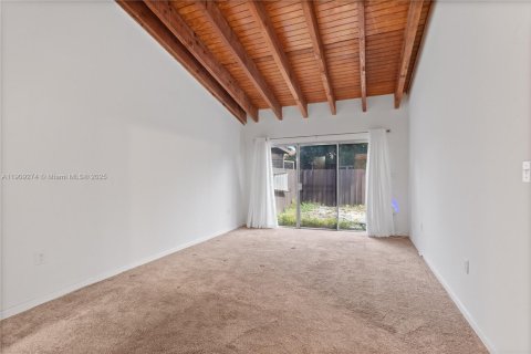 Touwnhouse à louer à Pembroke Pines, Floride: 2 chambres, 111.11 m2 № 1965542 - photo 22