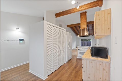 Touwnhouse à louer à Pembroke Pines, Floride: 2 chambres, 111.11 m2 № 1965542 - photo 19