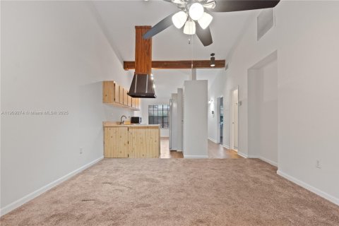 Touwnhouse à louer à Pembroke Pines, Floride: 2 chambres, 111.11 m2 № 1965542 - photo 6