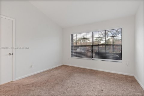 Touwnhouse à louer à Pembroke Pines, Floride: 2 chambres, 111.11 m2 № 1965542 - photo 25