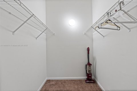 Touwnhouse à louer à Pembroke Pines, Floride: 2 chambres, 111.11 m2 № 1965542 - photo 23