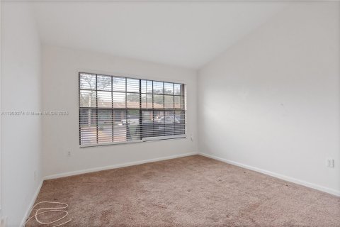 Touwnhouse à louer à Pembroke Pines, Floride: 2 chambres, 111.11 m2 № 1965542 - photo 28