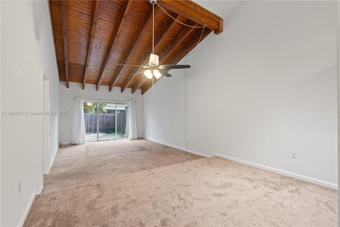 Touwnhouse à louer à Pembroke Pines, Floride: 2 chambres, 111.11 m2 № 1965542 - photo 21