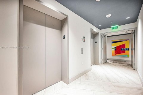 Купить кондоминиум в Майами, Флорида 1 спальня, 79.15м2, № 1699101 - фото 23