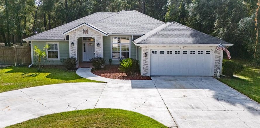 Casa en Fort White, Florida 3 dormitorios, 150.32 m2 № 1917788