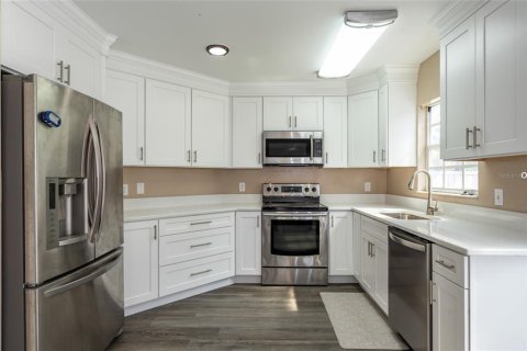 House in Palm Coast, Florida 4 bedrooms, 159.98 sq.m. № 2339696 - photo 8