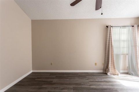 House in Palm Coast, Florida 4 bedrooms, 159.98 sq.m. № 2339696 - photo 11