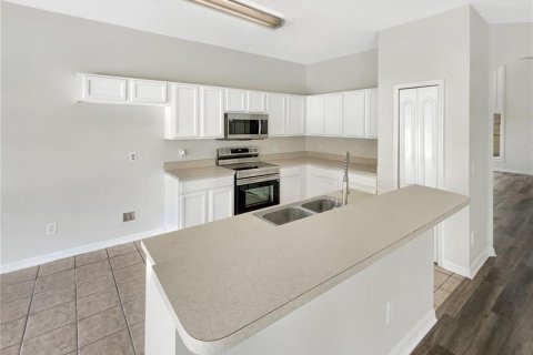House in Orlando, Florida 4 bedrooms, 237.74 sq.m. № 1615124 - photo 20