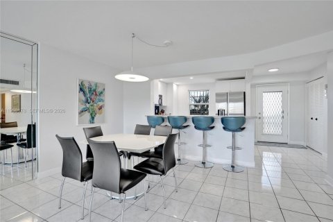 Condo in Dania Beach, Florida, 2 bedrooms  № 2153073 - photo 3