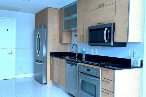 Copropriété à louer à Miami, Floride: 2 chambres, 106.65 m2 № 1848894 - photo 2