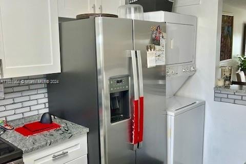 Condo in Lauderhill, Florida, 2 bedrooms  № 1692679 - photo 11