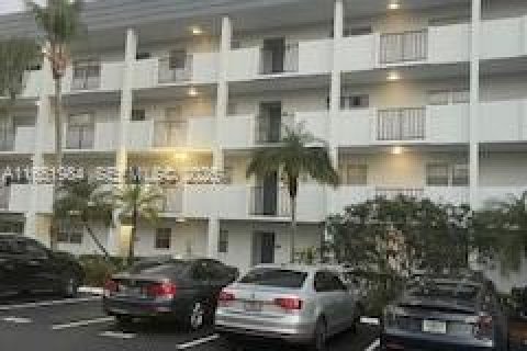 Condo in Lauderhill, Florida, 2 bedrooms  № 1692679 - photo 30