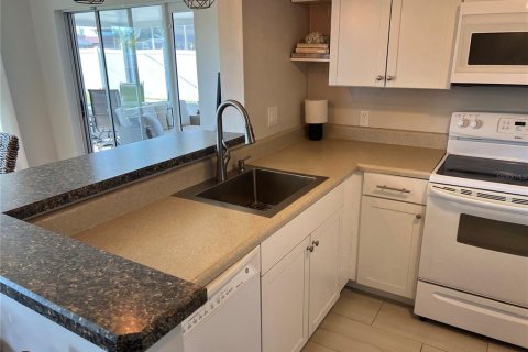 Villa ou maison à vendre à Englewood, Floride: 2 chambres, 121.33 m2 № 2233520 - photo 6