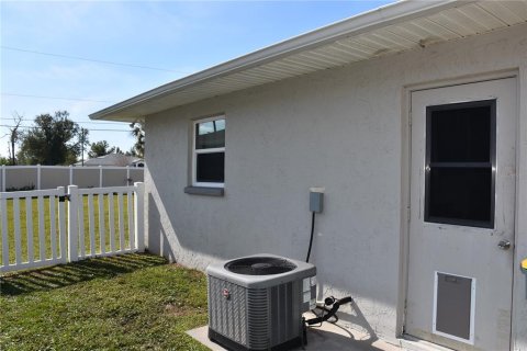 Villa ou maison à vendre à Englewood, Floride: 2 chambres, 121.33 m2 № 2233520 - photo 30