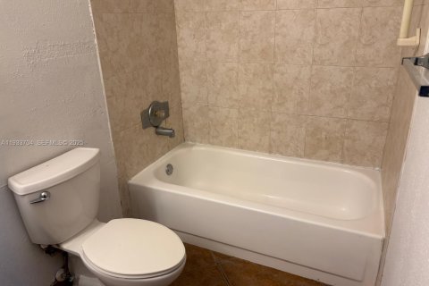 Снять в аренду кондоминиум в Бойнтон-Бич, Флорида 2 спальни, 70.42м2, № 1991960 - фото 13