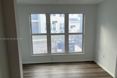 Снять в аренду кондоминиум в Бойнтон-Бич, Флорида 2 спальни, 70.42м2, № 1991960 - фото 6