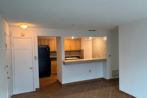 Снять в аренду кондоминиум в Бойнтон-Бич, Флорида 2 спальни, 70.42м2, № 1991960 - фото 1