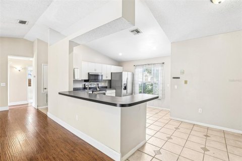 Villa ou maison à vendre à Orlando, Floride: 4 chambres, 154.4 m2 № 2416829 - photo 5