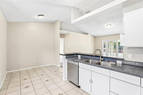 Villa ou maison à vendre à Orlando, Floride: 4 chambres, 154.4 m2 № 2416829 - photo 7