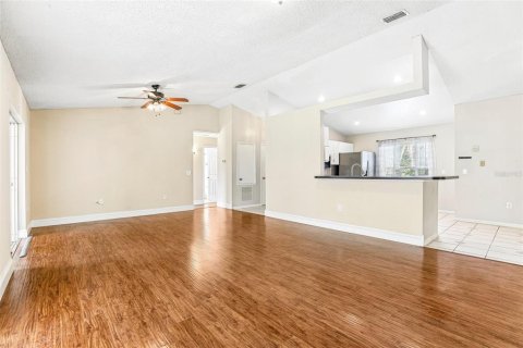 Villa ou maison à vendre à Orlando, Floride: 4 chambres, 154.4 m2 № 2416829 - photo 4