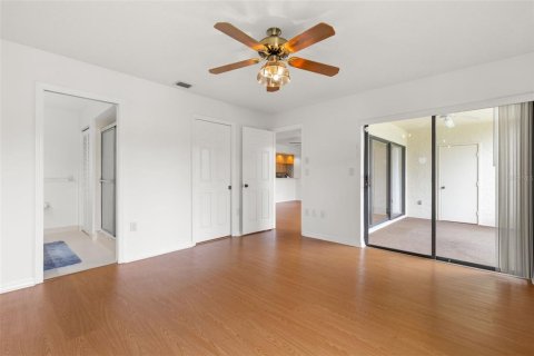Condo in Palm Harbor, Florida, 3 bedrooms  № 2334016 - photo 30