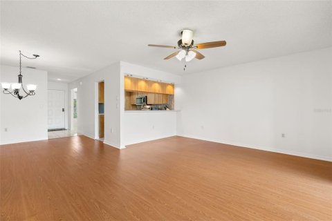 Condo in Palm Harbor, Florida, 3 bedrooms  № 2334016 - photo 21