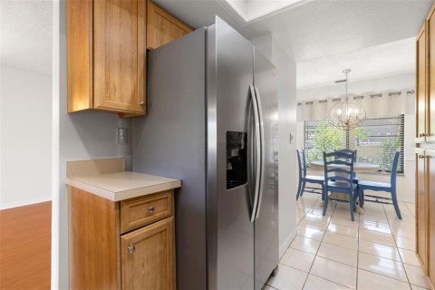 Condo in Palm Harbor, Florida, 3 bedrooms  № 2334016 - photo 11
