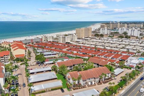 Condo in Sarasota, Florida, 2 bedrooms  № 1679421 - photo 28