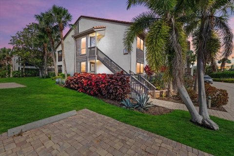 Condo in Sarasota, Florida, 2 bedrooms  № 1679421 - photo 2