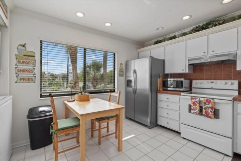 Condo in Sarasota, Florida, 2 bedrooms  № 1679421 - photo 10