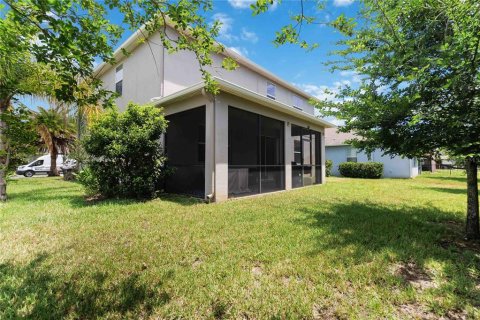 House in Davenport, Florida 4 bedrooms, 239.41 sq.m. № 2132452 - photo 26