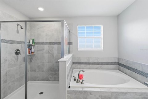 House in Davenport, Florida 4 bedrooms, 239.41 sq.m. № 2132452 - photo 21