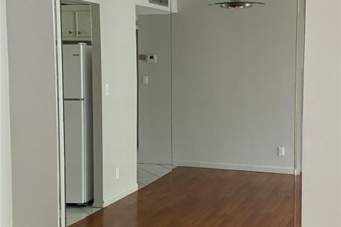 Condominio en alquiler en Lauderdale Lakes, Florida, 2 dormitorios, 89.19 m2 № 1060327 - foto 1