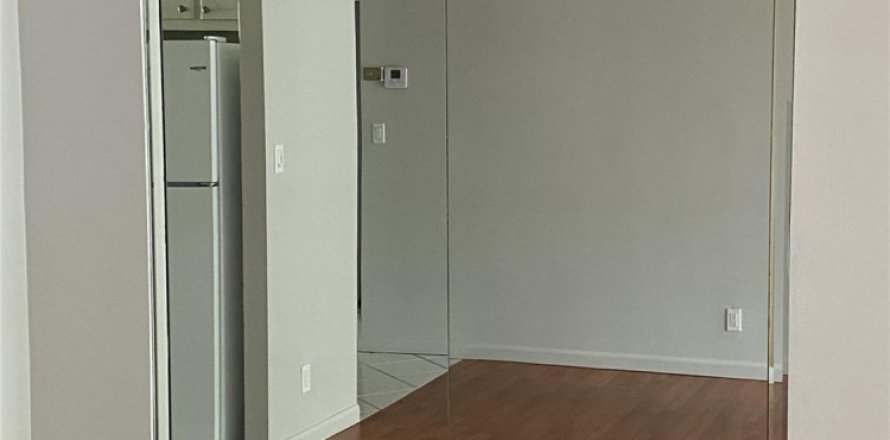 Condo in Lauderdale Lakes, Florida, 2 bedrooms № 1060327