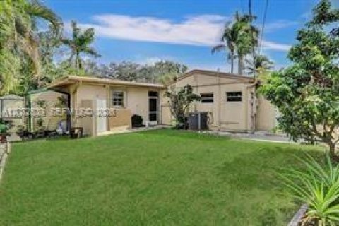 Villa ou maison à louer à North Miami Beach, Floride: 5 chambres, 197.7 m2 № 2146524 - photo 5