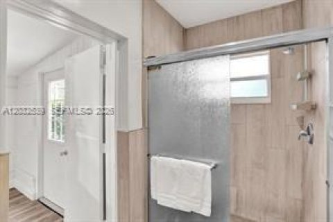 Villa ou maison à louer à North Miami Beach, Floride: 5 chambres, 197.7 m2 № 2146524 - photo 19