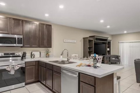 Townhouse in Kissimmee, Florida 3 bedrooms, 163.69 sq.m. № 2379760 - photo 7