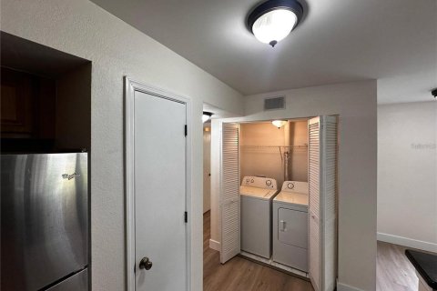 Condominio en alquiler en Orlando, Florida, 2 dormitorios, 94.85 m2 № 2147681 - foto 12