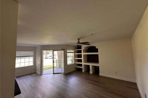 Condominio en alquiler en Orlando, Florida, 2 dormitorios, 94.85 m2 № 2147681 - foto 4