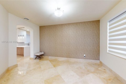 Casa en alquiler en Miami, Florida, 4 dormitorios, 279.82 m2 № 1986834 - foto 13