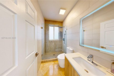 Casa en alquiler en Miami, Florida, 4 dormitorios, 279.82 m2 № 1986834 - foto 27