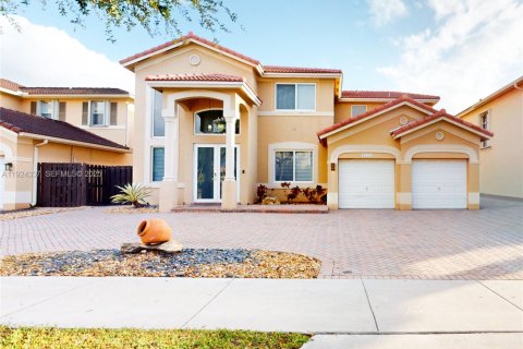 Casa en Miami, Florida 4 dormitorios, 279.82 m2 № 1986834