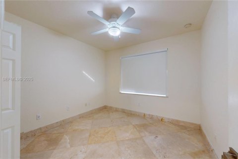 Casa en alquiler en Miami, Florida, 4 dormitorios, 279.82 m2 № 1986834 - foto 25