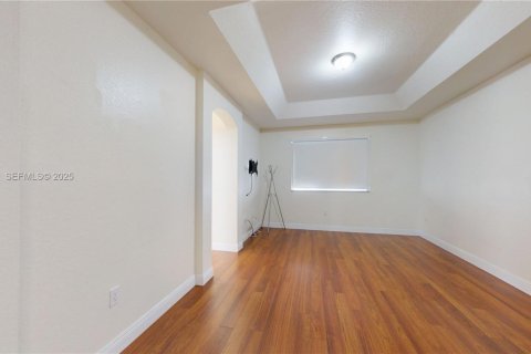 Casa en alquiler en Miami, Florida, 4 dormitorios, 279.82 m2 № 1986834 - foto 29