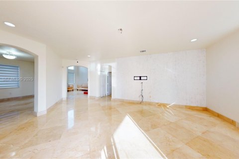 Casa en alquiler en Miami, Florida, 4 dormitorios, 279.82 m2 № 1986834 - foto 10